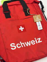 Load image into Gallery viewer, Trage Rucksack in 3 Farben mit Schweizerkreuz
