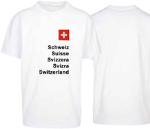 Charger l&#39;image dans la galerie, Oversize T-Shirts Weiss mit Schweizerkreuz und Text Pass Design
