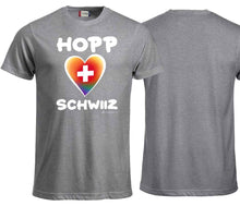 Load image into Gallery viewer, T-Shirt in Grau mit Hopp Schwiiz und einem farbigen  (Regenbogen) Herz
