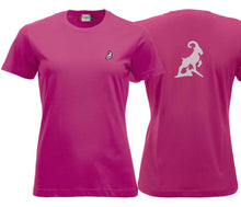 Load image into Gallery viewer, Premium T-Shirt Women Kirsch Rot, mit Logo hinten

